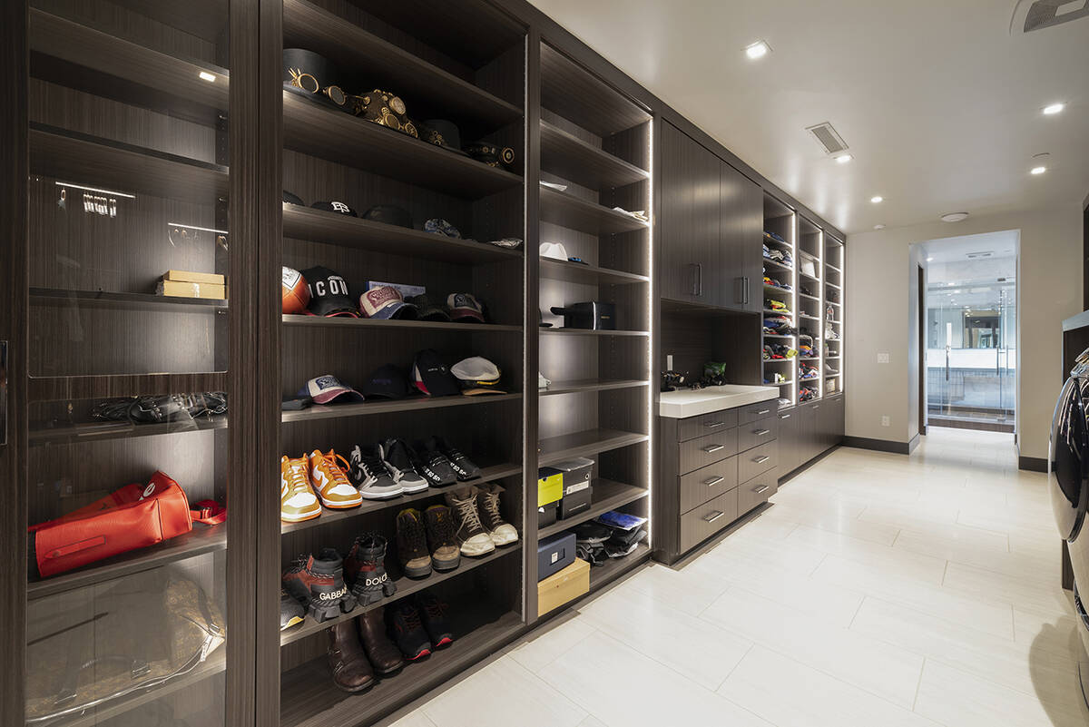The closet. (Las Vegas Sotheby’s International Realty)
