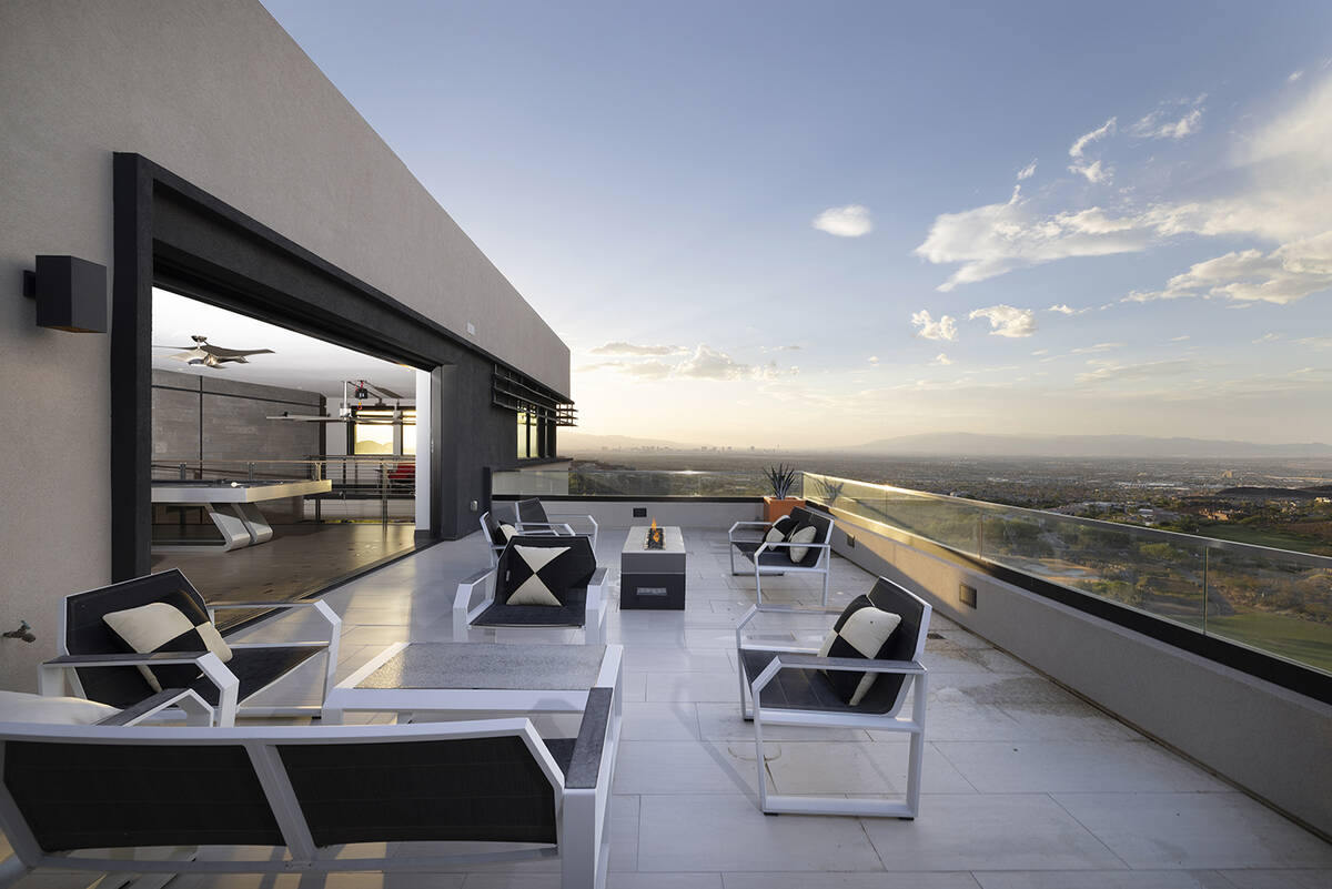 The upper deck. (Las Vegas Sotheby’s International Realty)