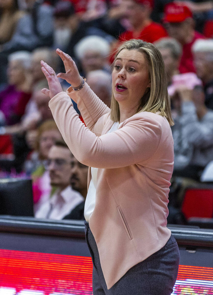 UNLV head coach Lindy La Rocque instructs her players to keep talking to each other as the domi ...