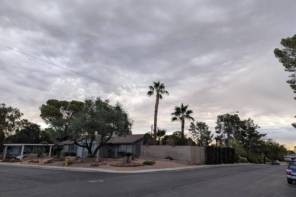 Overcast skies are seen Wednesday, Oct. 22, 2025, near Las Vegas National Golf Course in Las Ve ...