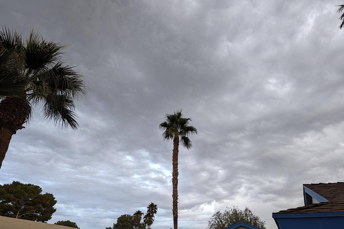 Overcast skies are seen Wednesday, Oct. 22, 2025, near Las Vegas National Golf Course in Las Ve ...