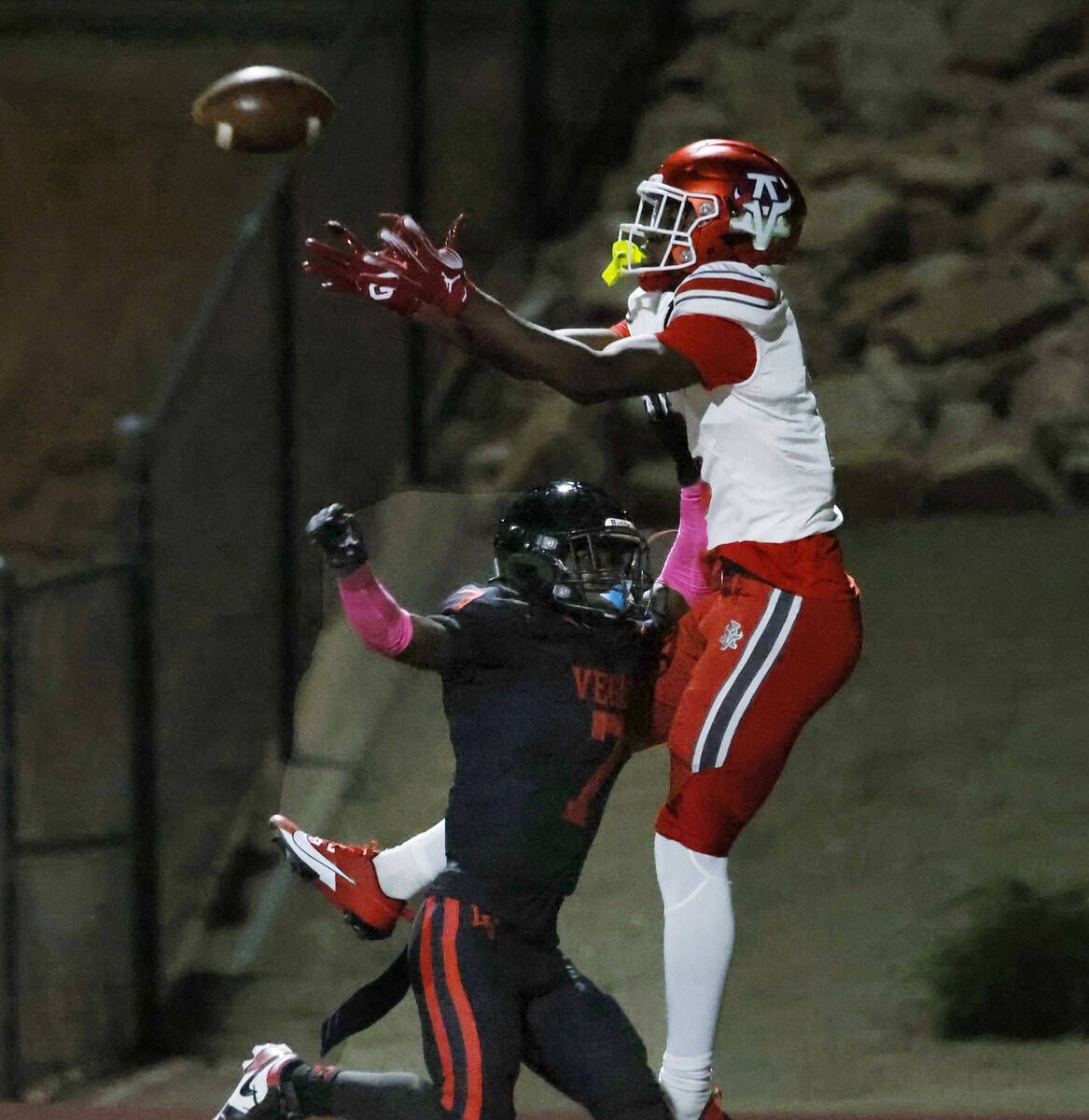 Arbor View High's wide receiver Damani Warren (3) is unable to catch a pass as Las Vegas H ...