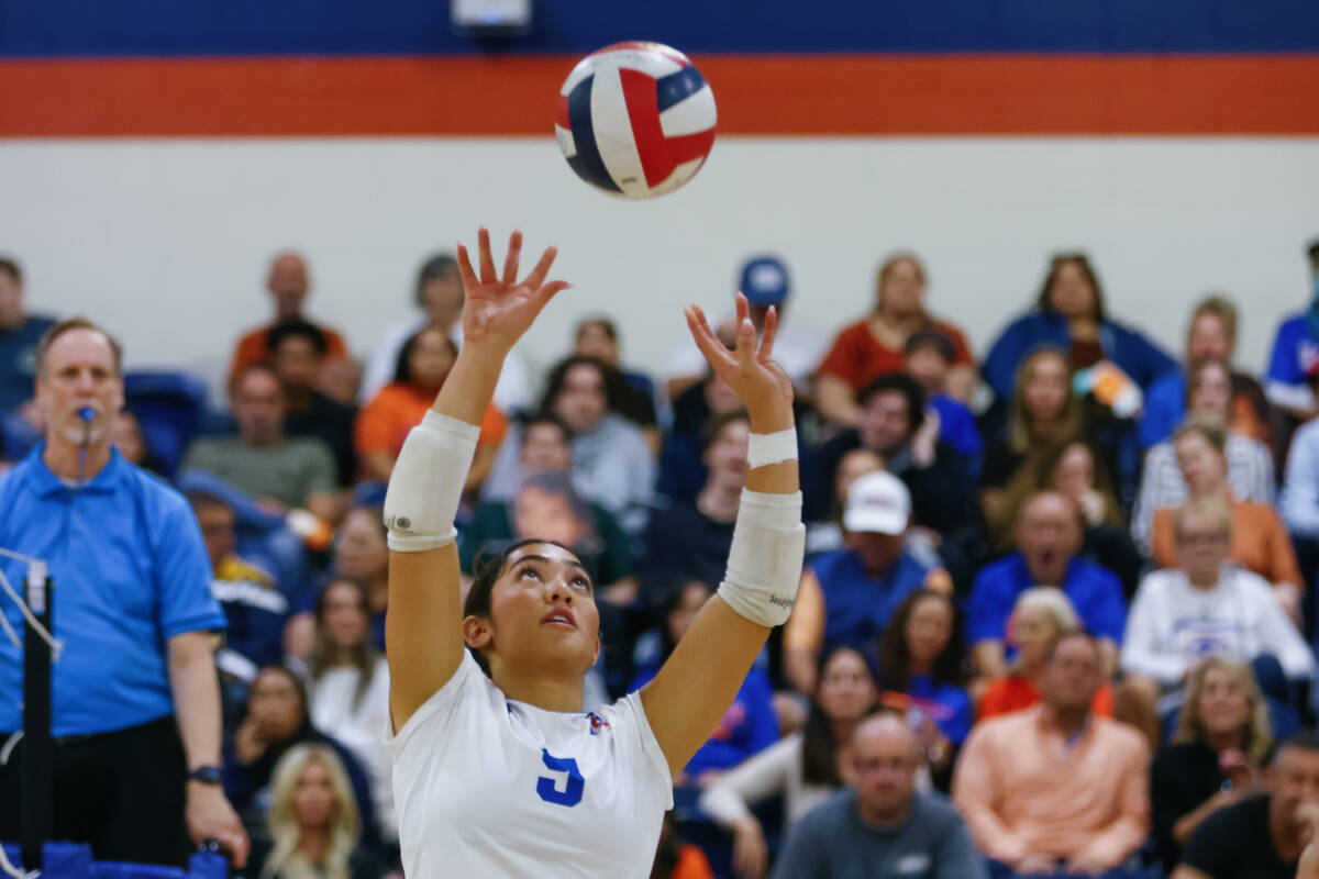 Bishop Gorman setter Trinity Thompson (9) sets during a volleyball game against Foothill on Wed ...