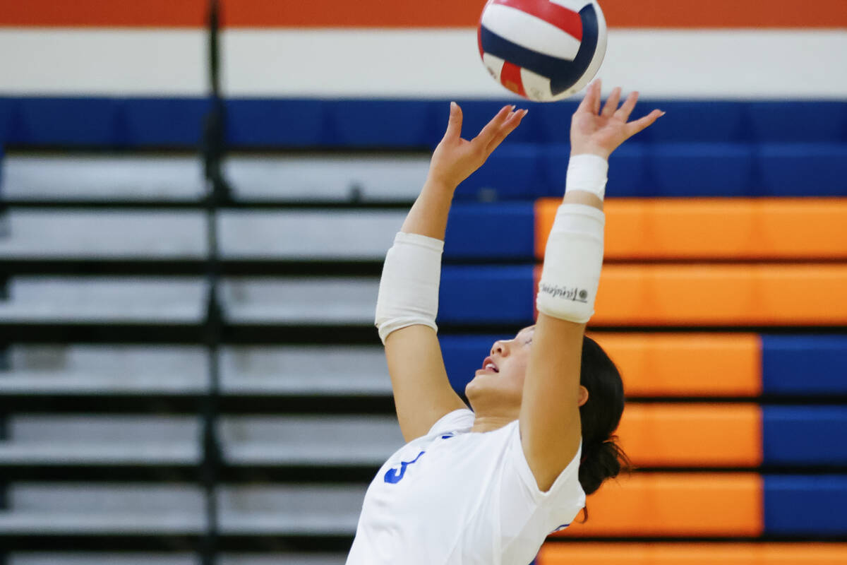 Bishop Gorman setter Trinity Thompson (9) sets during a volleyball game against Foothill on Wed ...