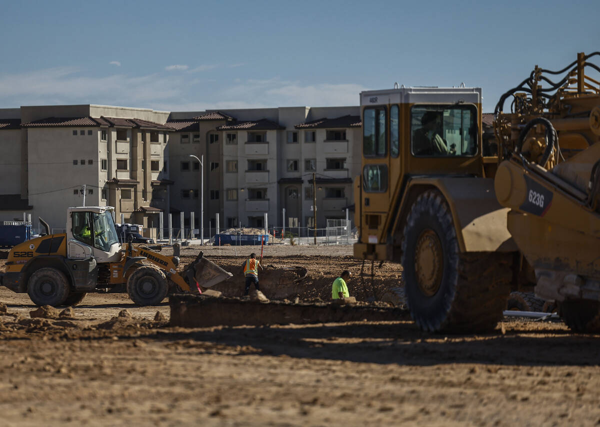 Construction continues at the new Windsor Park community Monday, Oct. 27, 2025 in North Las Veg ...