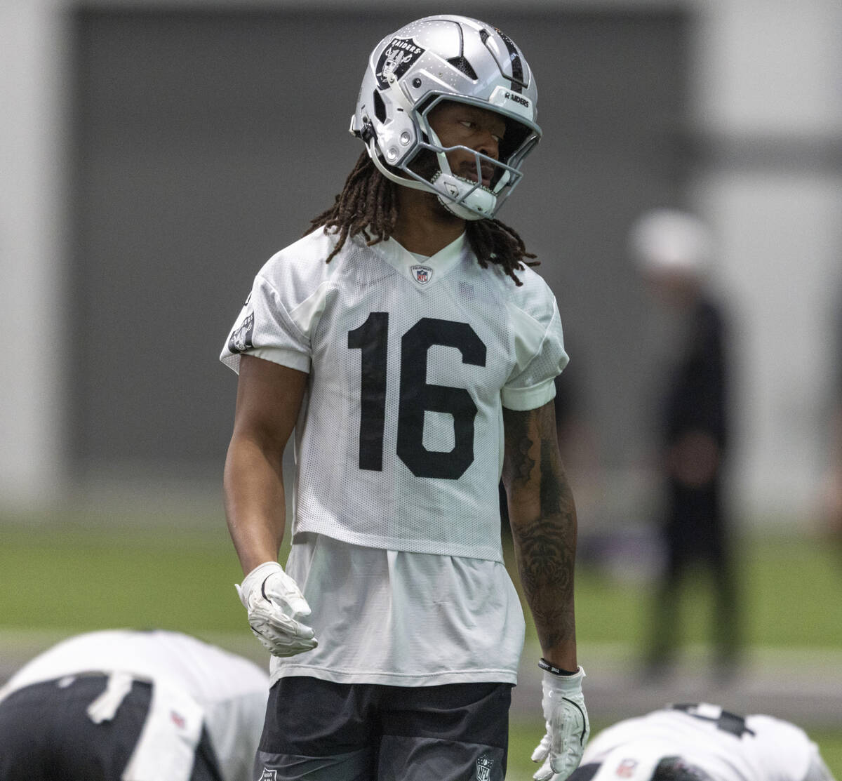 Raiders wide receiver Jakobi Meyers (16) warms up during the team’s practice at the Inte ...