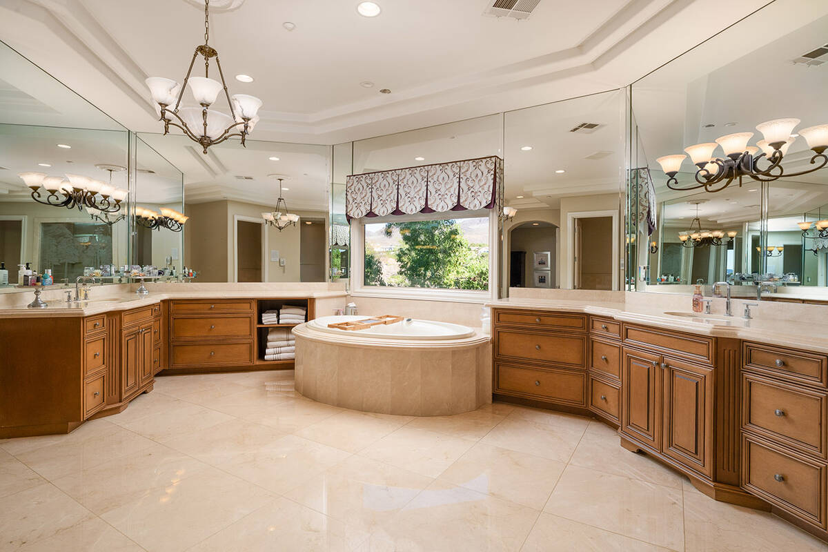 The master bath. (huntington & ellis)