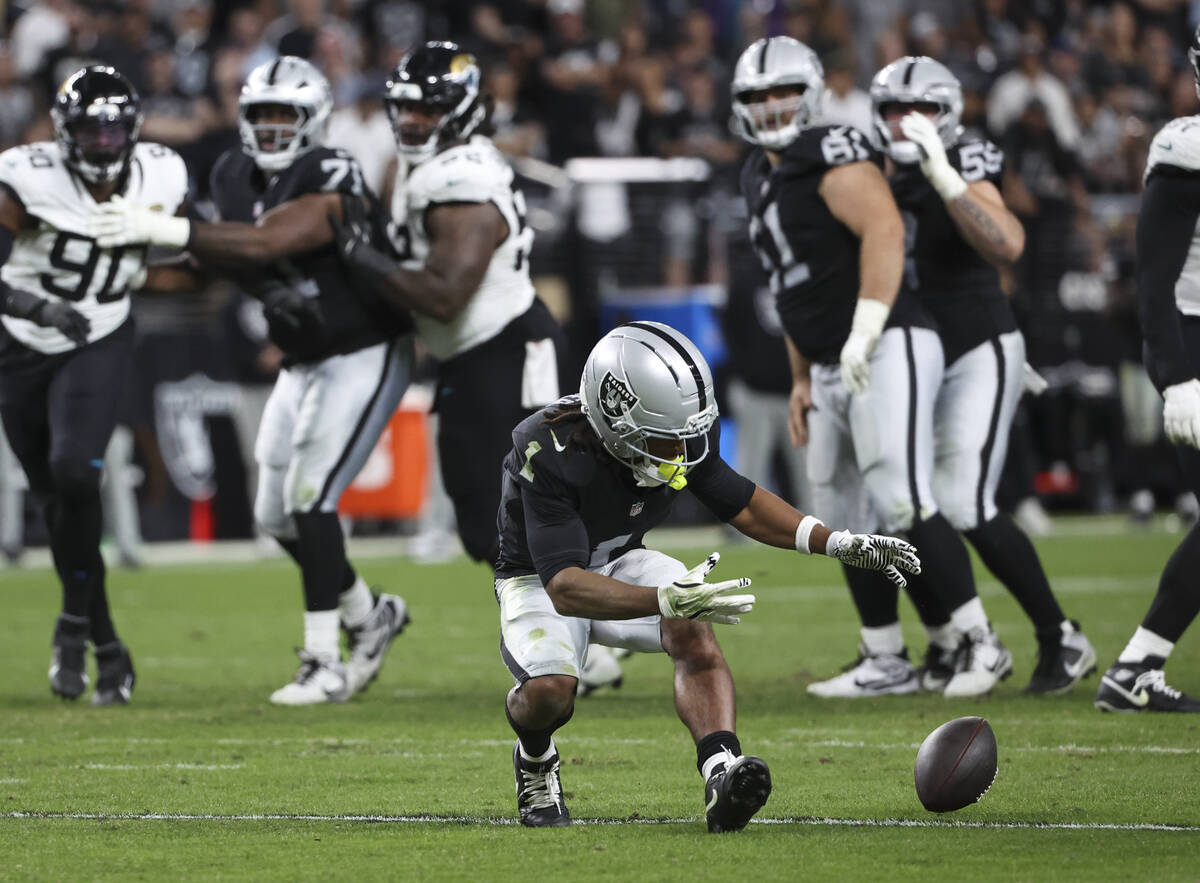 Raiders wide receiver Tre Tucker (1) misses the pass during overtime in an NFL game against the ...