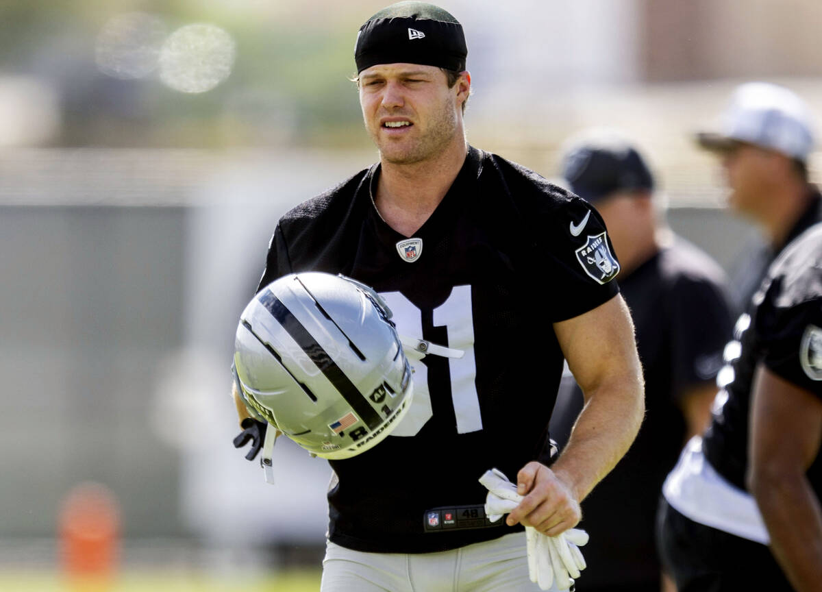 Raiders wide receiver Alex Bachman (81) warms up during the team’s practice at the Inter ...