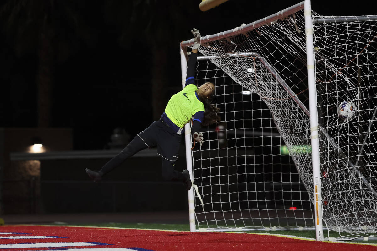 Centennial goalkeeper Madelyn Hartman (49) gives up a goal to Centennial during the second half ...