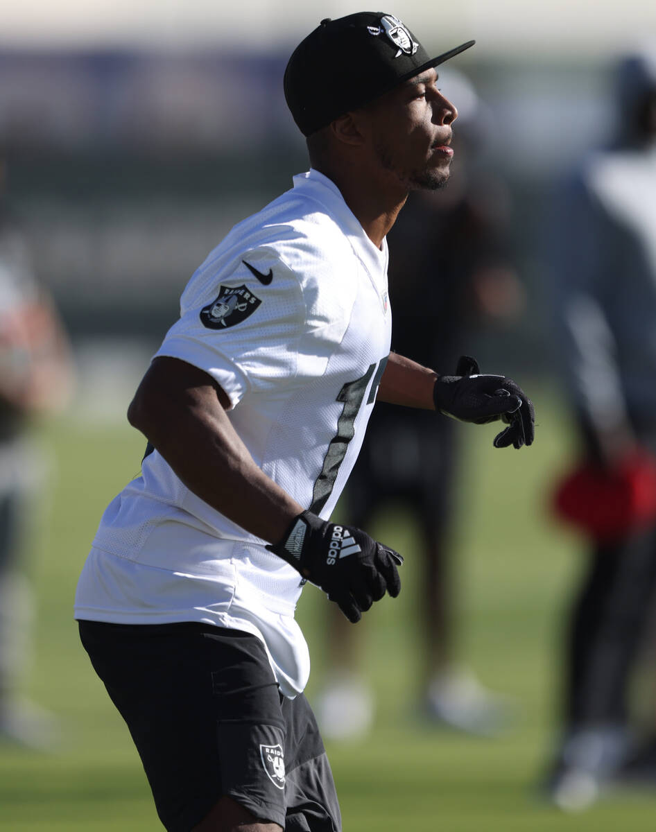 Raiders wide receiver Tyler Lockett (17) jogs during the team’s practice at the Intermou ...