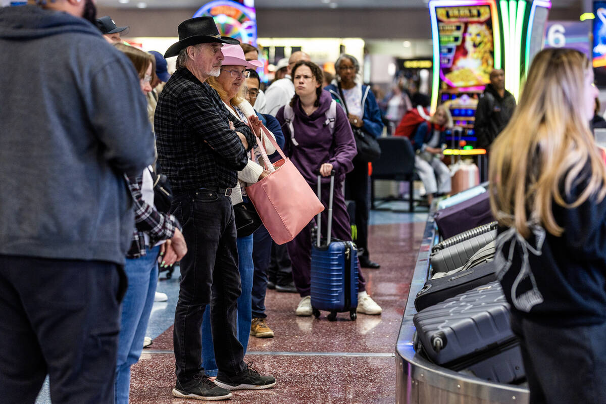 More than 100 Las Vegas flights disrupted as FAA cuts schedules