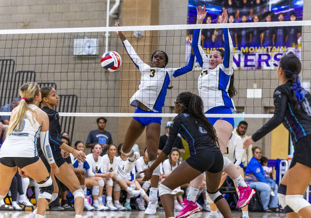 Sierra Vista's Sydney Mason (3) and Kenna Key (14) watch a blocked shot as Silverado' ...