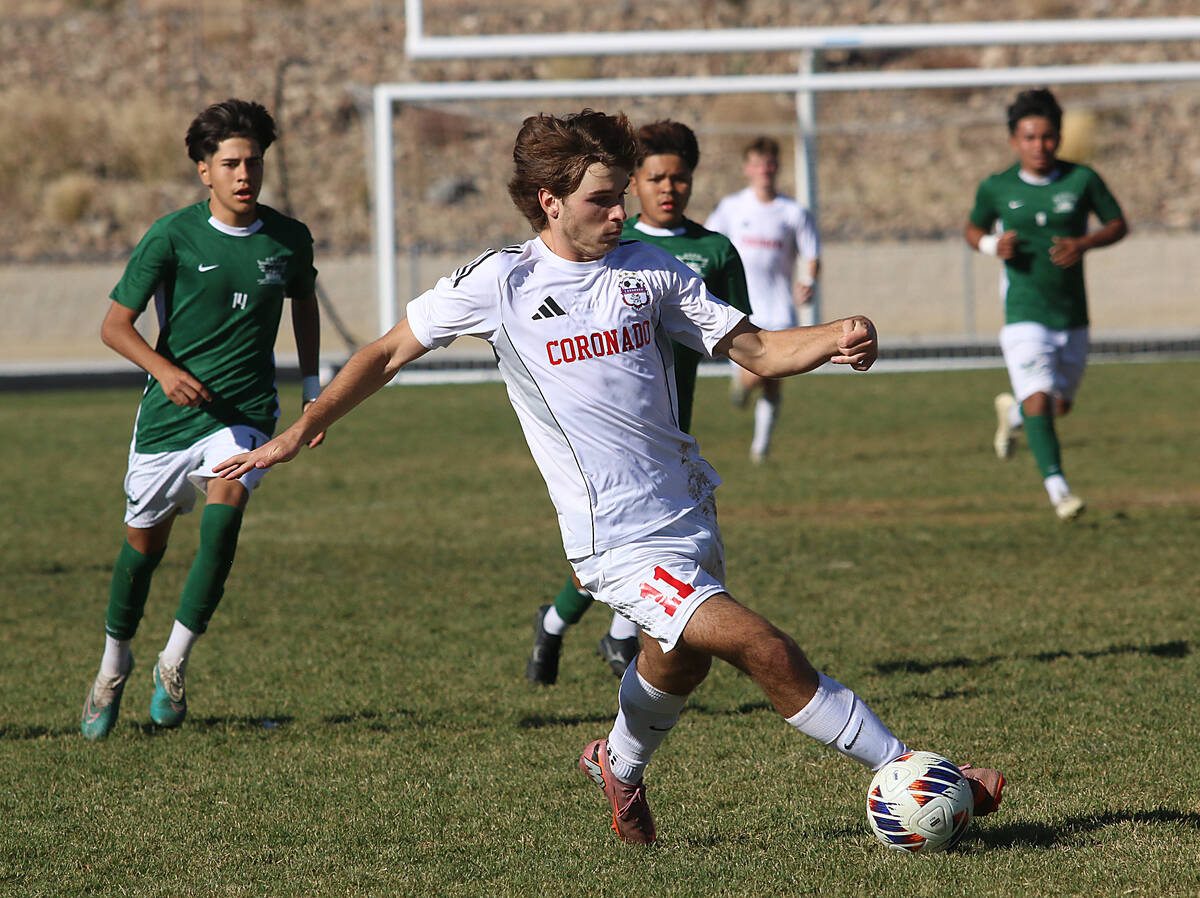 Coronado’s Gavin Flickinger looks to pass during the NIAA 5A state championship soccer game a ...