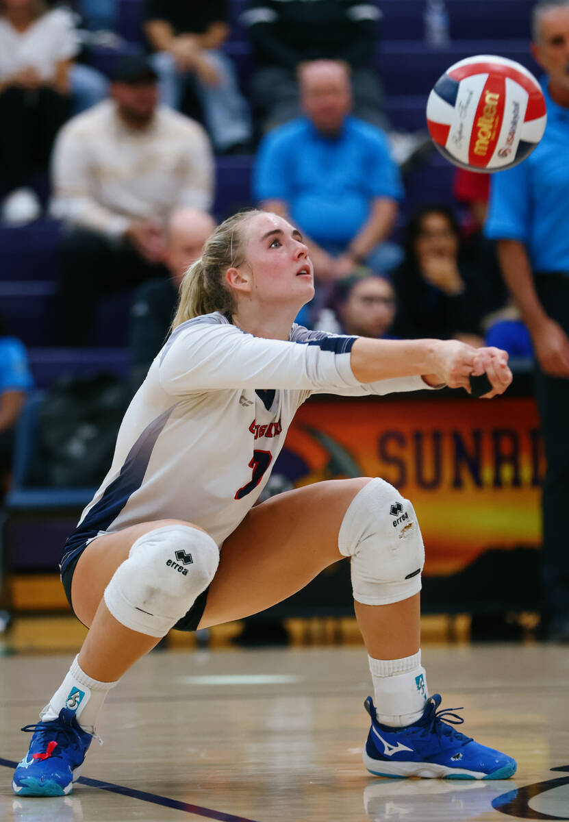 Coronado outside hitter Gentry Oblad (7) digs the ball during the 5A girls volleyball state cha ...