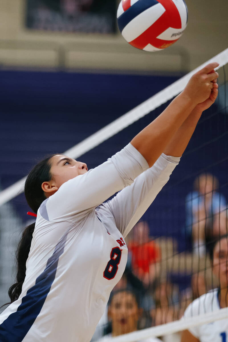 Coronado setter Alyssa Leone (8) reaches for a bump set during the 5A girls volleyball state ch ...