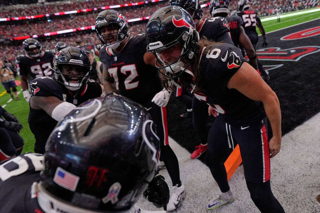 Houston Texans defensive tackle Sheldon Rankins (90) celebrates with teammates during the secon ...