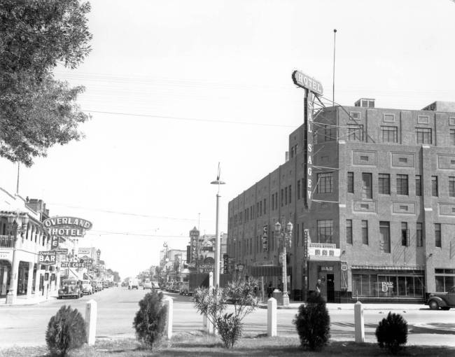The Sal Sagev hotel, right, and Fremont Street in 1940 in Las Vegas. (Courtesy: Manis Collectio ...