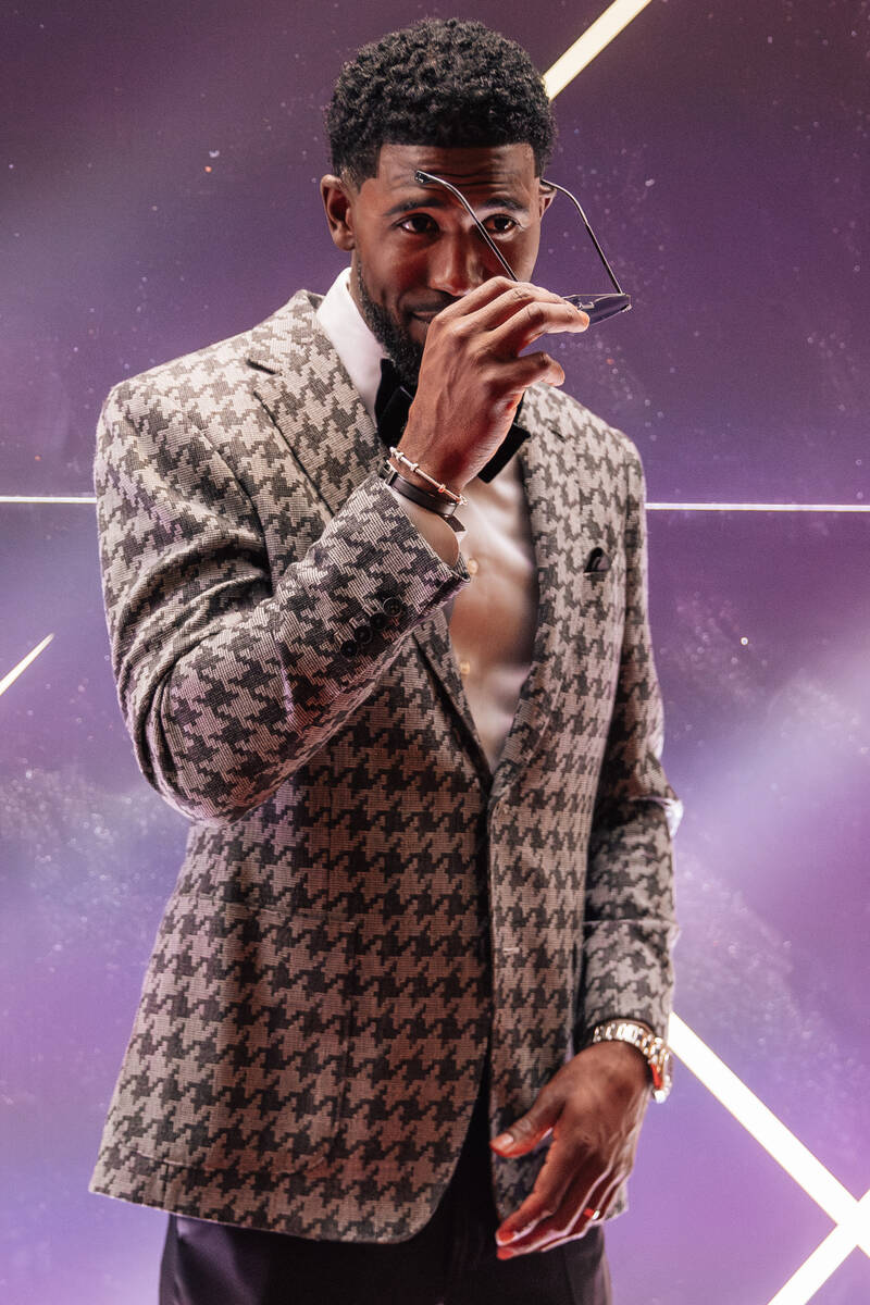 Dexter Fowler walks the MLB Awards red carpet at The Cosmopolitan Thursday, Nov. 13, 2025, in L ...