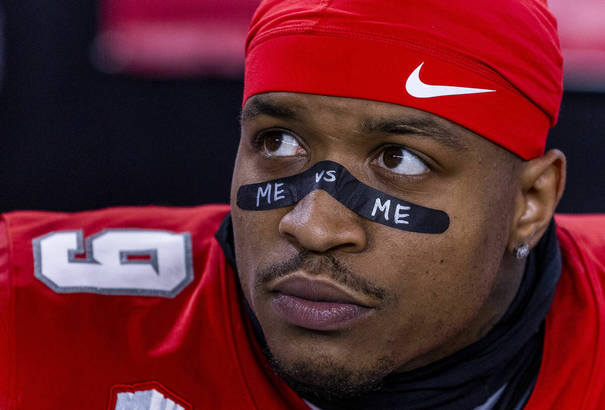 UNLV running back Jai'Den Thomas (9) awaits his turn on the sidelines against UNLV running ...