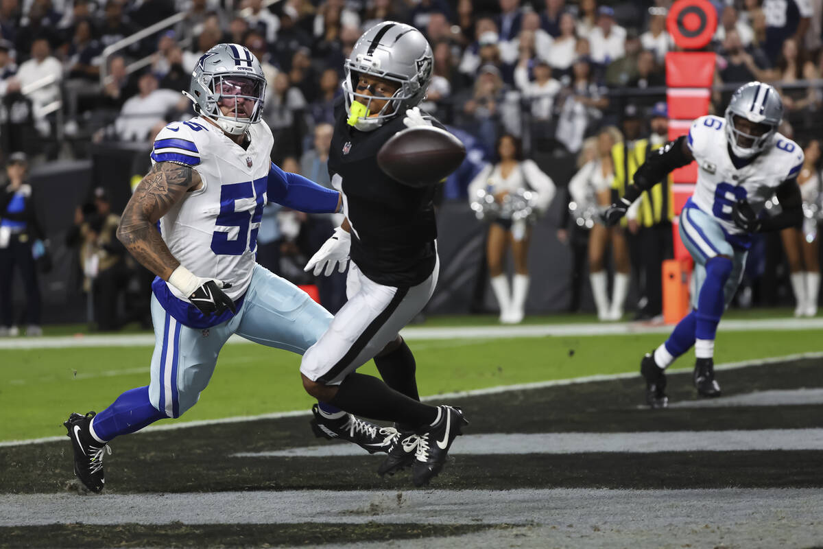 Raiders wide receiver Tre Tucker (1) comes up short on a touchdown pass during the first half o ...