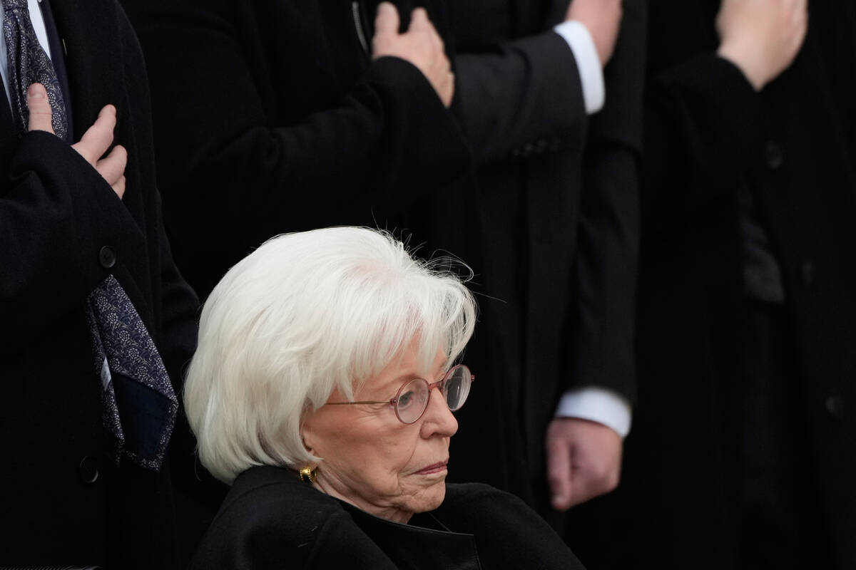 Wife of former Vice President Dick Cheney, Lynne Cheney and family preside over the arrival of ...