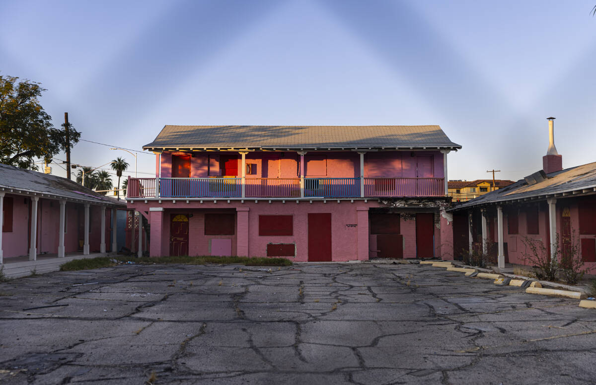 The former Las Vegas Motel is seen on Fremont Street by Maryland Parkway on Wednesday, Sept. 24 ...