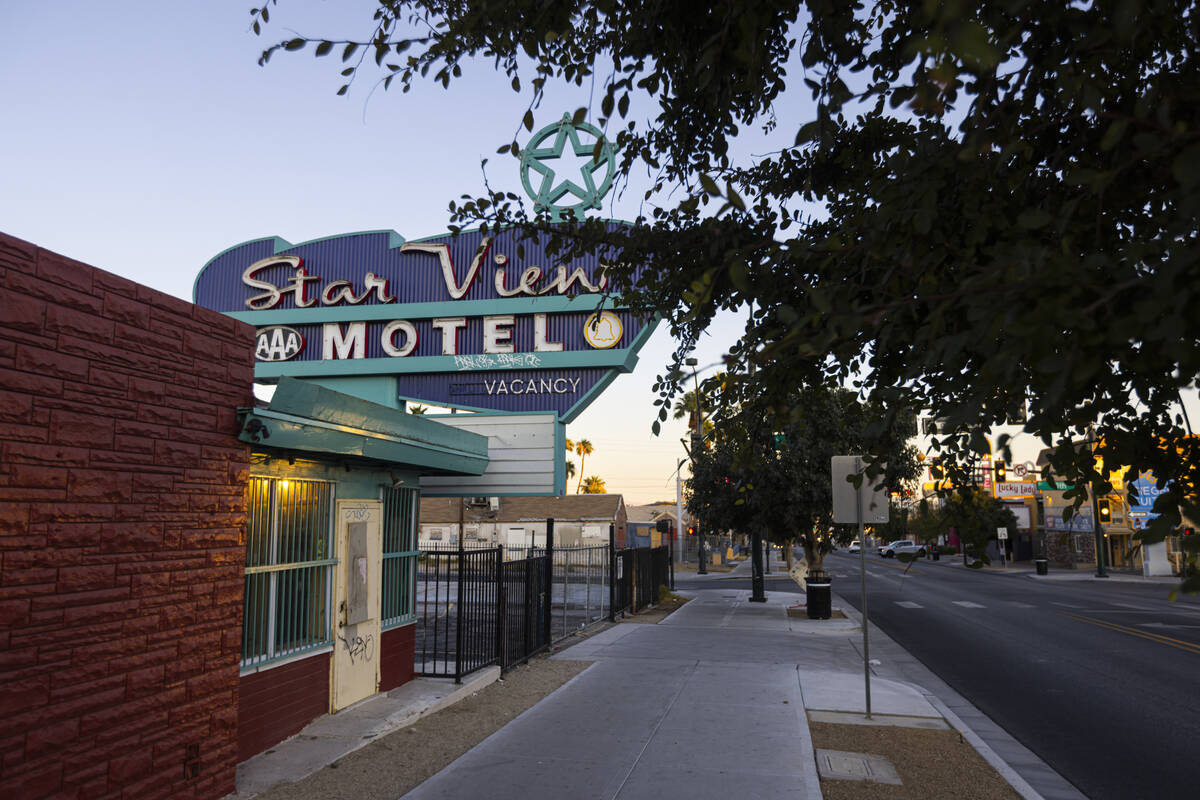 The former Star View Motel is seen on Fremont Street by Maryland Parkway on Wednesday, Sept. 24 ...