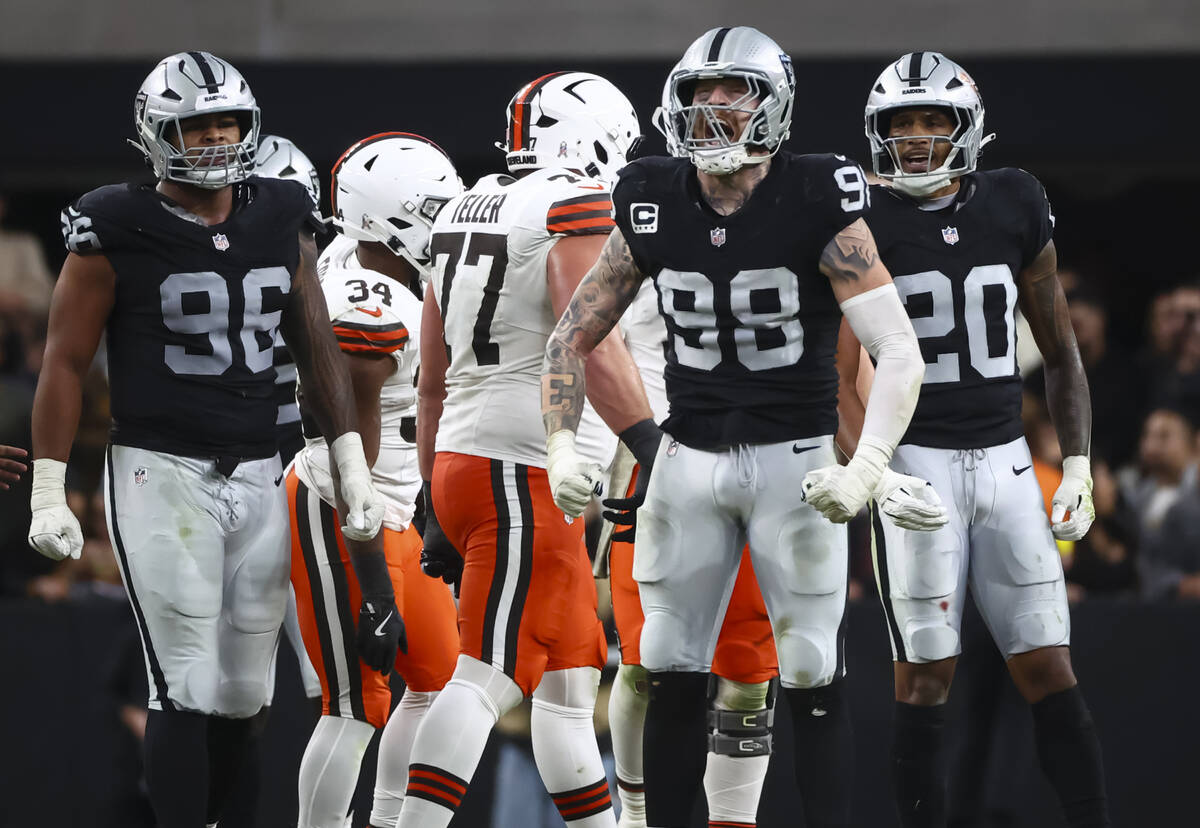 Raiders defensive end Maxx Crosby (98) celebrates a play against the Cleveland Browns during th ...