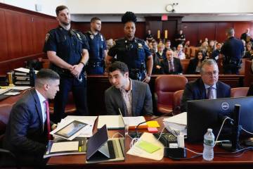 Luigi Mangione appears in Manhattan Criminal Court, Monday, Dec. 1, 2025, in New York. (AP Phot ...