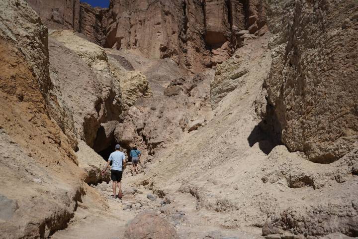 Hikers on their approach to Red Cathedral via a spur trail off Golden Canyon trail. (Natalie Burt)