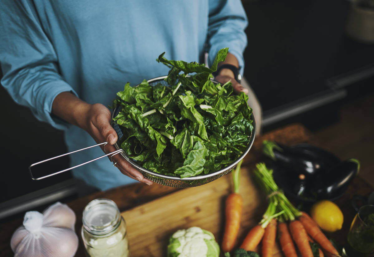 Nonstarchy vegetables like leafy greens add bulk to your diet with minimal calories. (Getty Images)