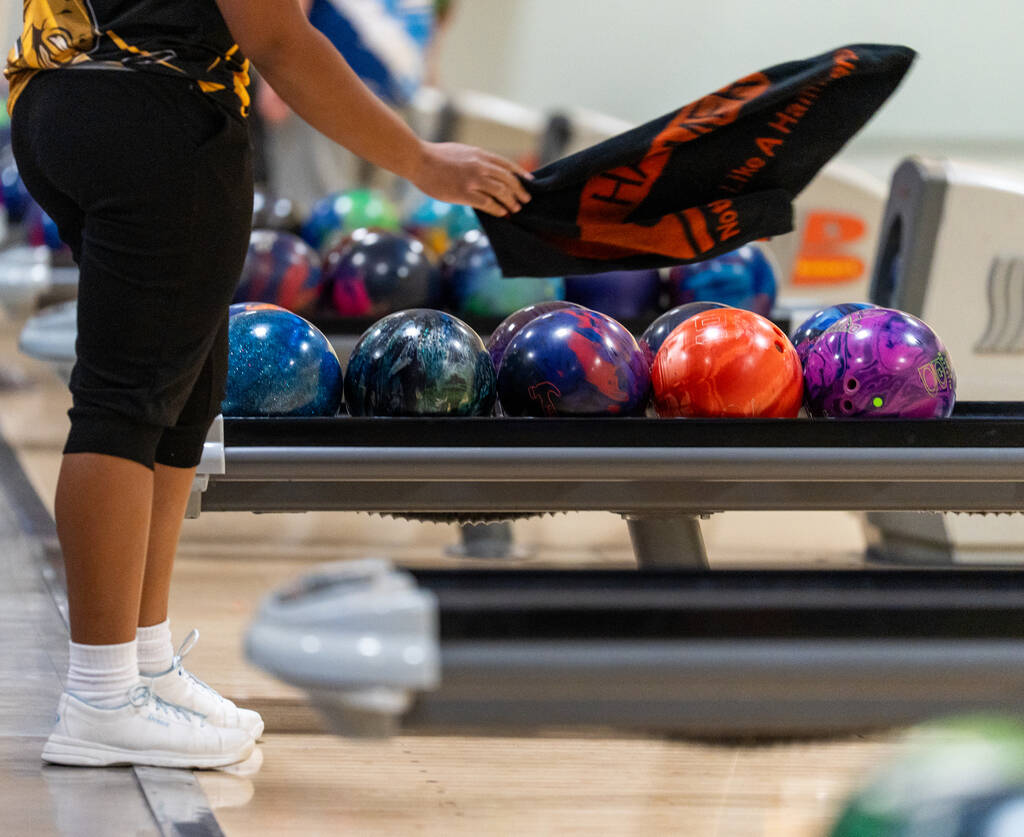 Clark’s Alliah Jordan gets ready for her turn during a 5A bowling match against Palo Ver ...