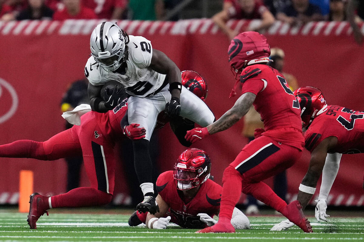 Las Vegas Raiders running back Ashton Jeanty (2) runs against the Houston Texans during the fir ...