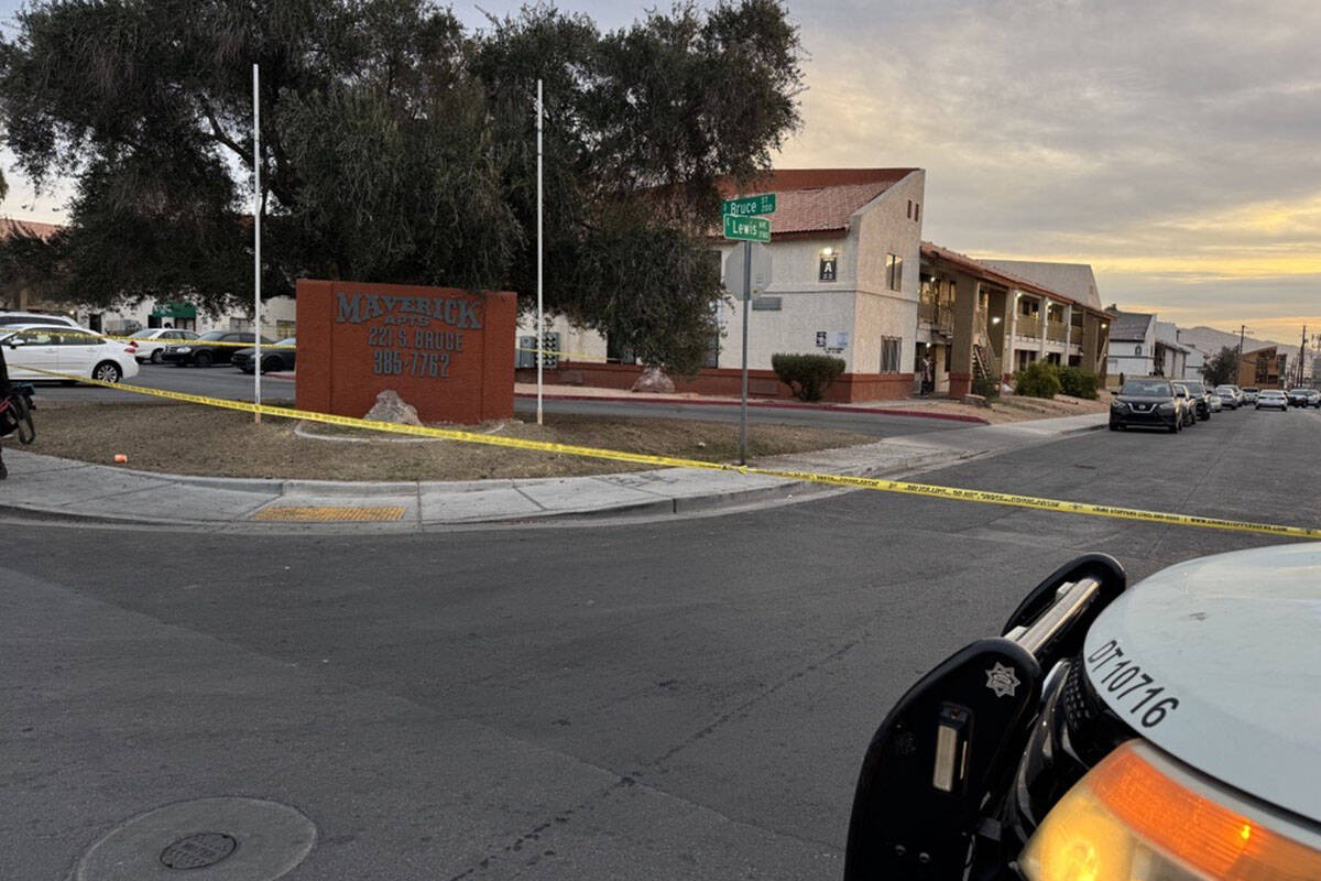 Police investigate a homicide Tuesday, Dec. 23, 2025, on the 1800 block of Lewis Avenue in Las ...
