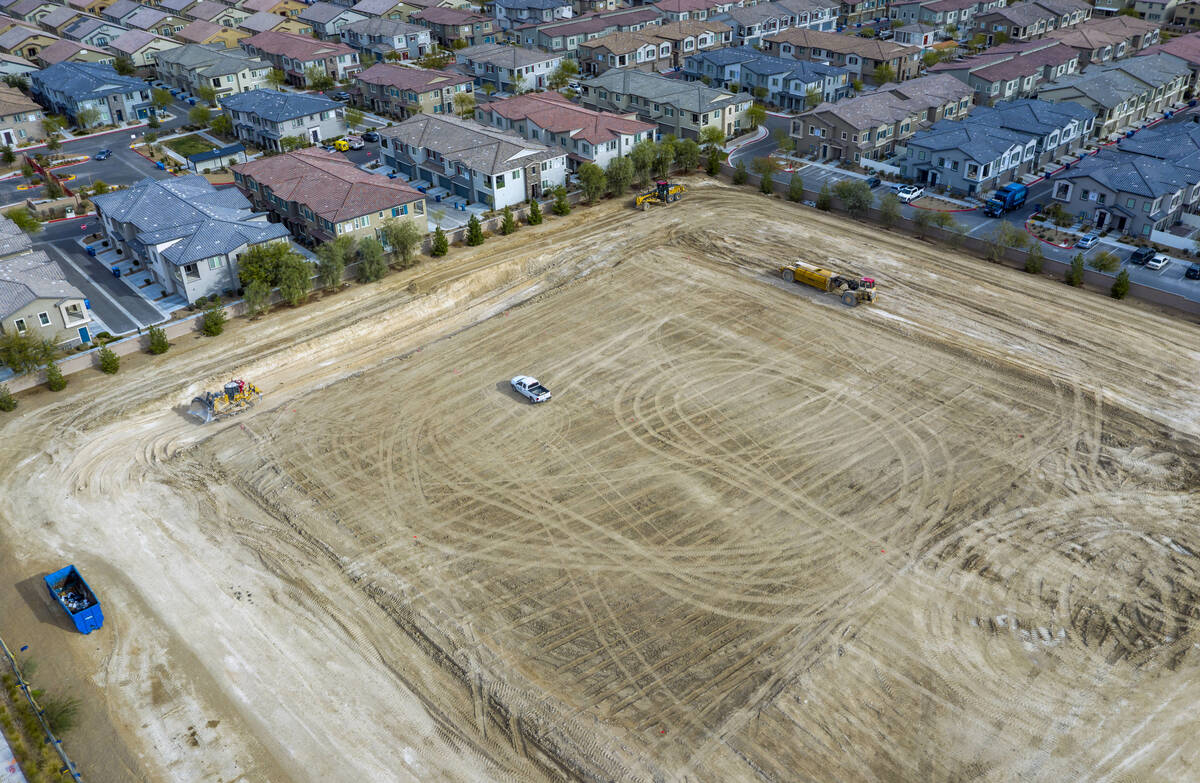 New grocery store under construction in North Las Vegas
