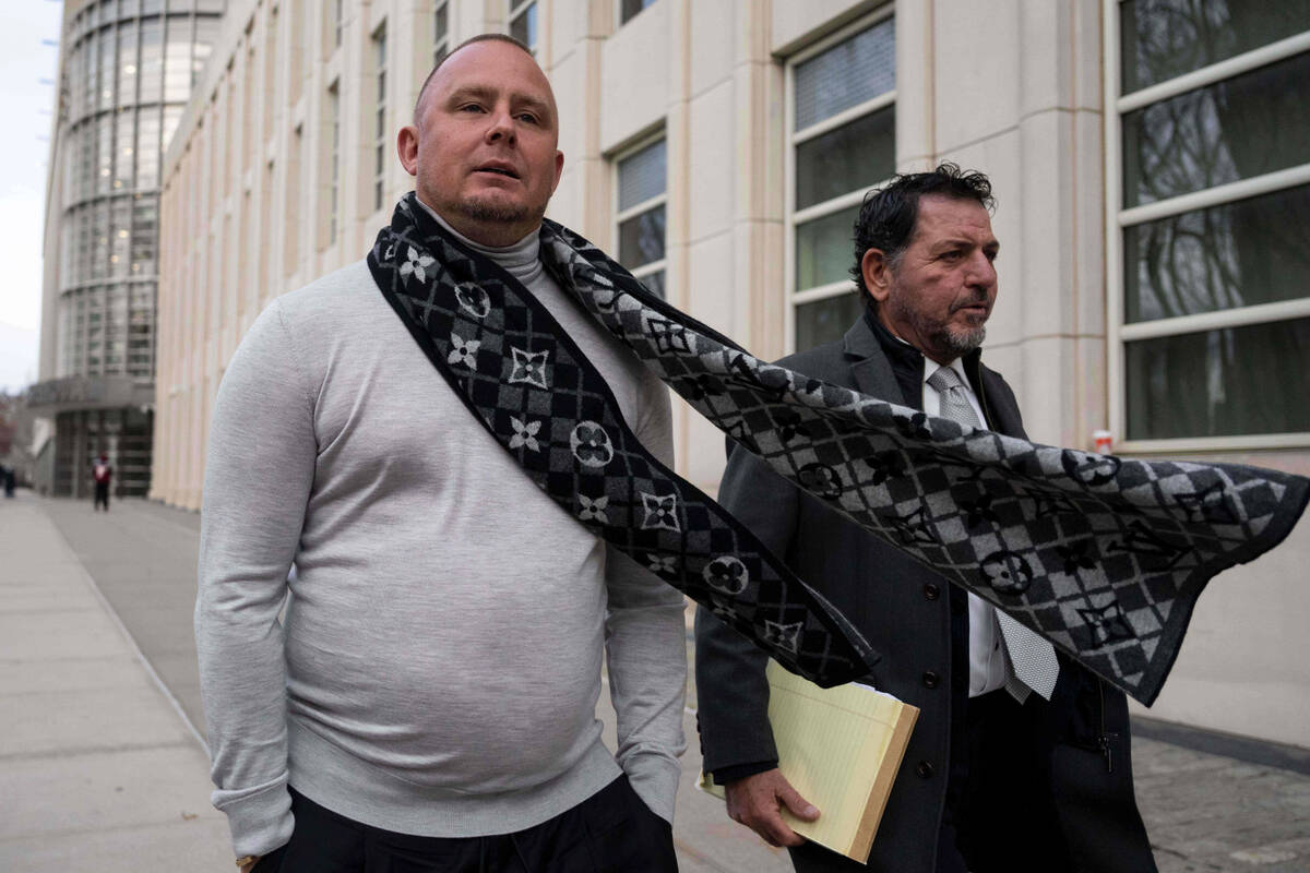 Las Vegas gambler charged in college basketball betting scandal