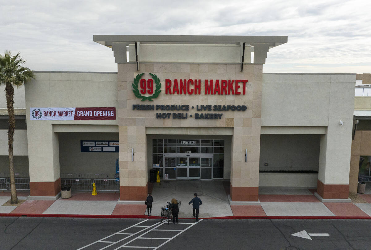 Shoppers enter 99 Ranch Market at Boca Park near Summerlin on Friday, Jan 23, 2026, in Las Vega ...