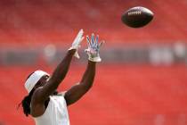 Cleveland Browns tight end Dae'Quan Wright warms up before a preseason NFL football game a ...