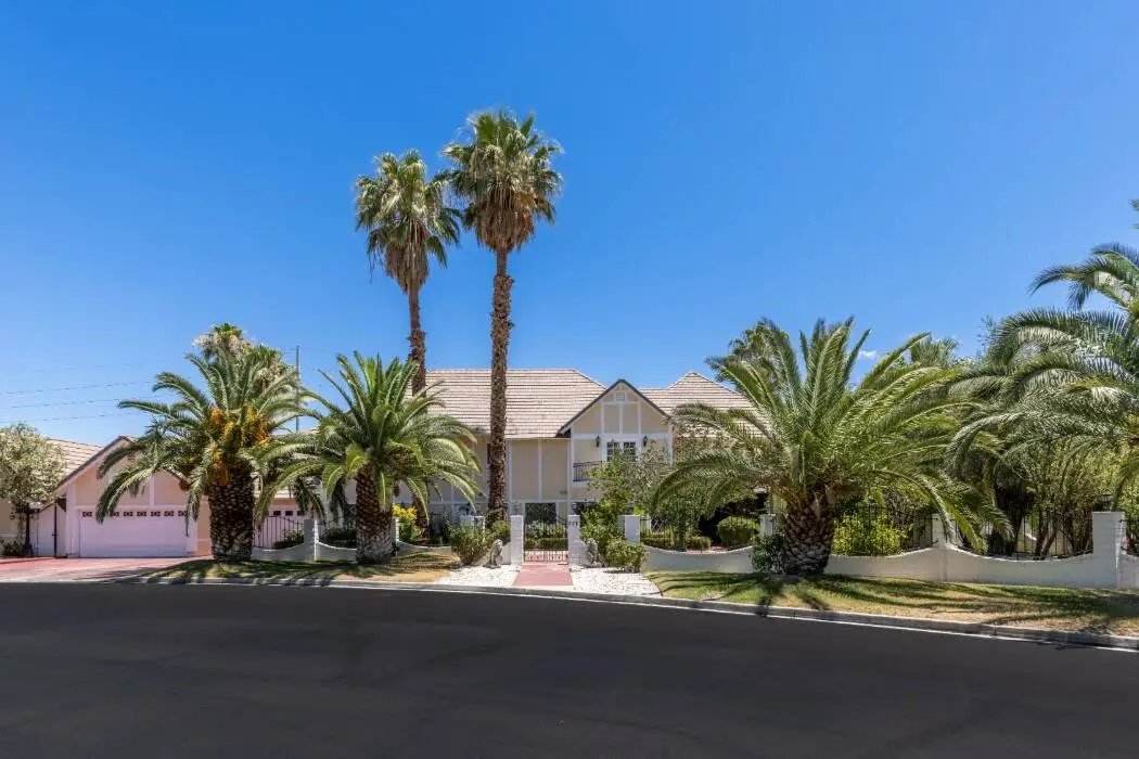 ‘Feel like Caesar’: Historic casino founder’s past home on market — PHOTOS