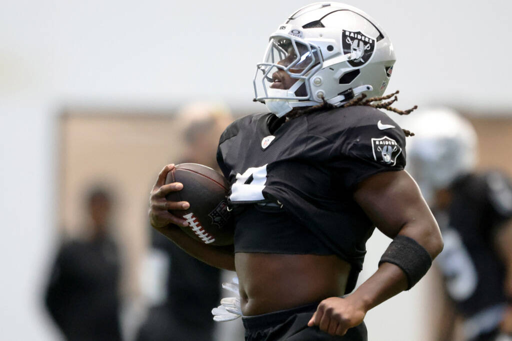 “Traditional Values Clash: Raiders Set to Battle Dolphins – Injury Update and Bold Predictions Revealed”