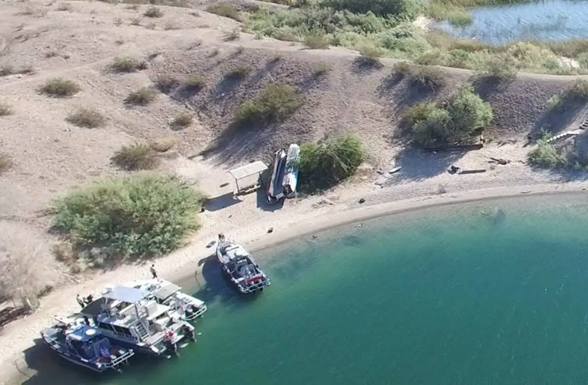 2 killed after boat goes airborne, crashes at Lake Havasu campsite