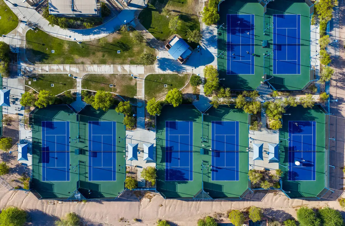 Las Vegas parks rip out grass, sparking heated debate over water, heat