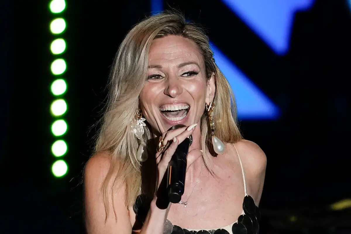 Ex-teen idol loving her 50s, chance to play Las Vegas